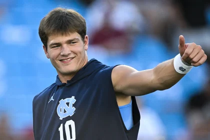 Drake Maye unleashes 1 clutch quarter as Patriots shock Ravens and punch playoff ticket